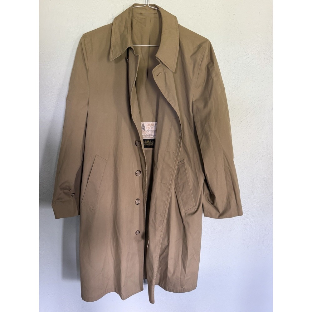 vintage London Fog trench coat classic fold-down collar front button closure 42L